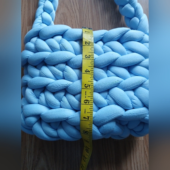 Chunky Knit Blue Handbag - Picture 4 of 8